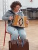 11 Sandrine à l accordéon