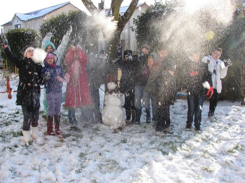 Neige à l'école ou classe de neige ? Le RRS de RoumazièresLoubert