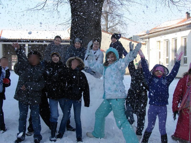 Neige à l'école ou classe de neige ? Le RRS de RoumazièresLoubert